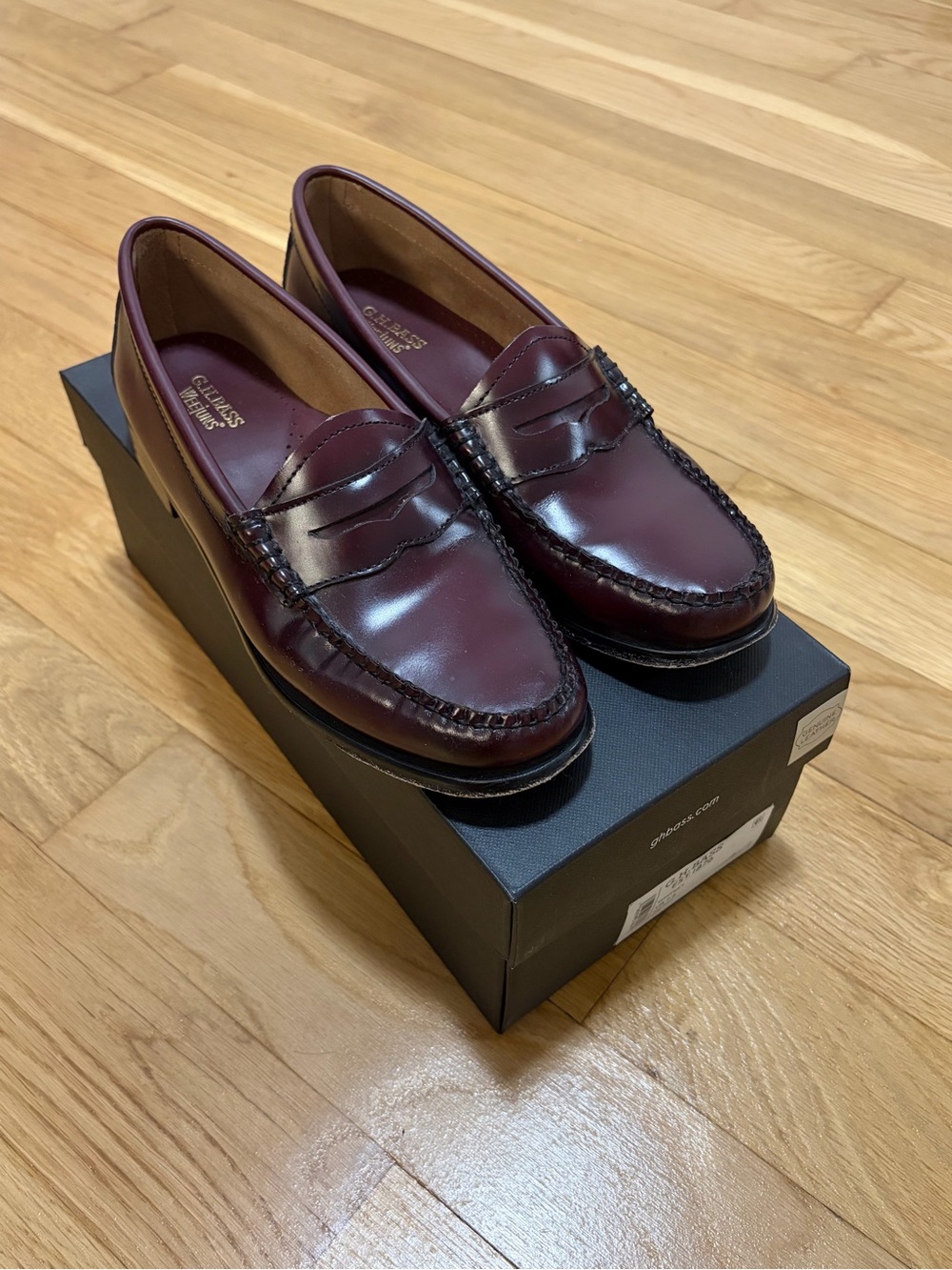 G.H. Bass Whitney Weejuns Penny Loafer in Wine Women’s 7.5